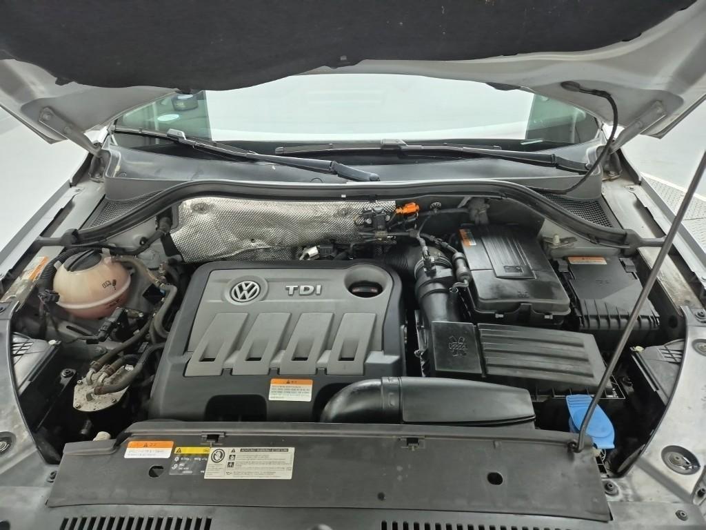 Volkswagen Tiguan - Vista 5