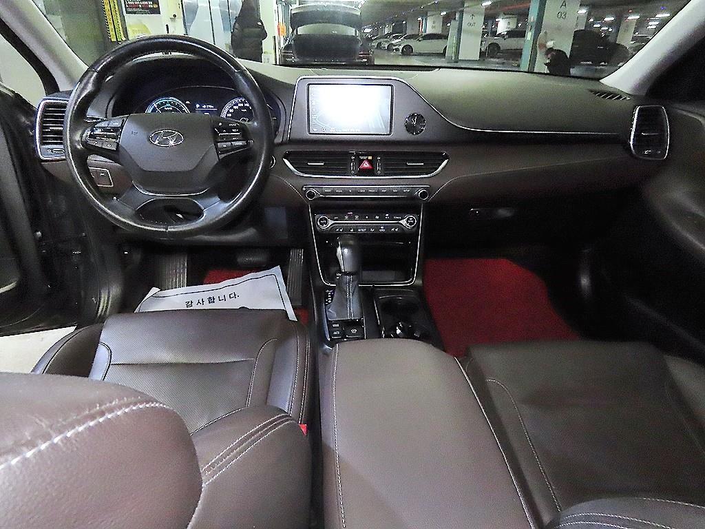 HYUNDAI Grandeur - Vista 10