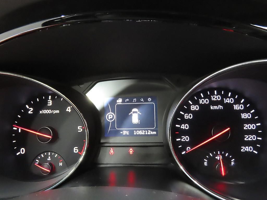 KIA Carnival - Vista 11