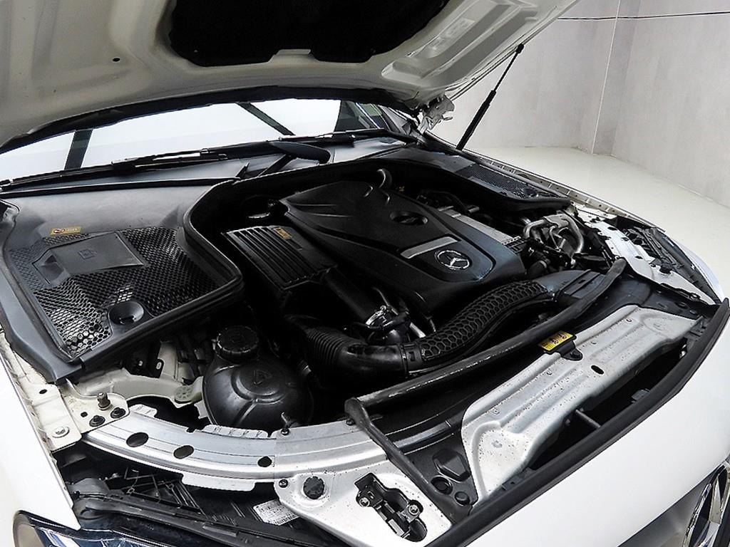 Mercedes Benz C Class 2016 Blanco - Importación desde Corea - HF Imports Iquique - Foto 19