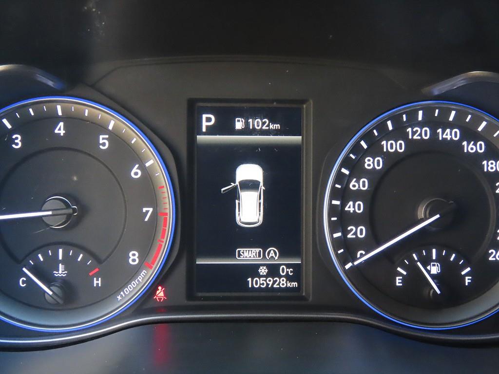 HYUNDAI Kona - Vista 9