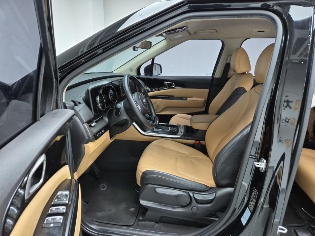 KIA Carnival - Vista 11