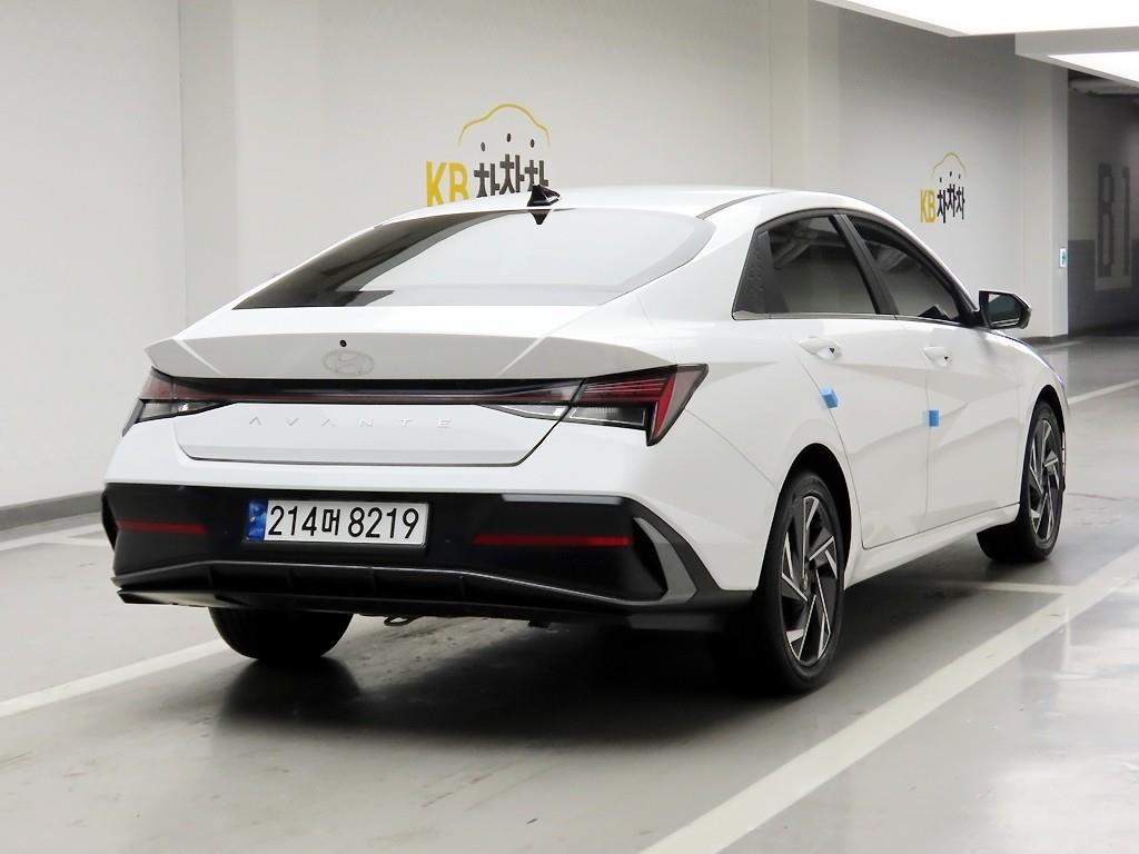 HYUNDAI Avante - Vista 4