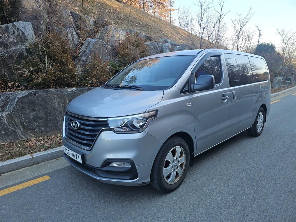 HYUNDAI Starex 2019 Gris - Importación desde Corea - HF Imports Iquique - Foto 1