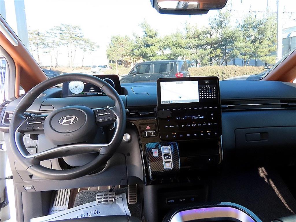 HYUNDAI Staria - Vista 8