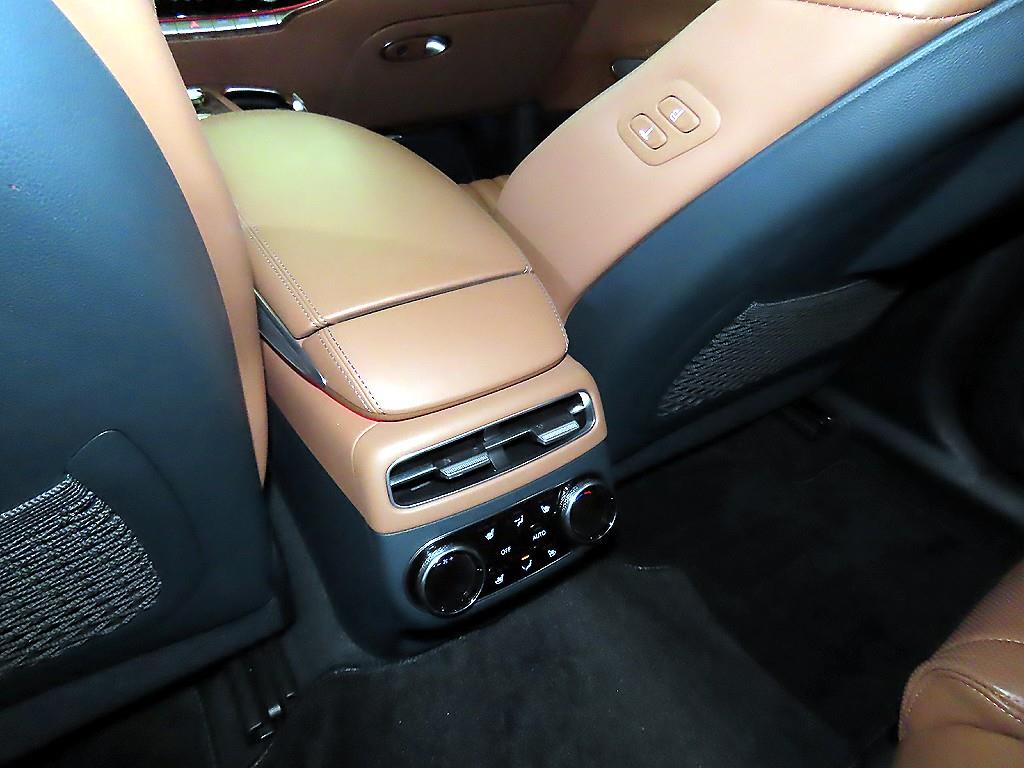 Genesis GV70 2022 Blanco - Importación desde Corea - HF Imports Iquique - Foto 13