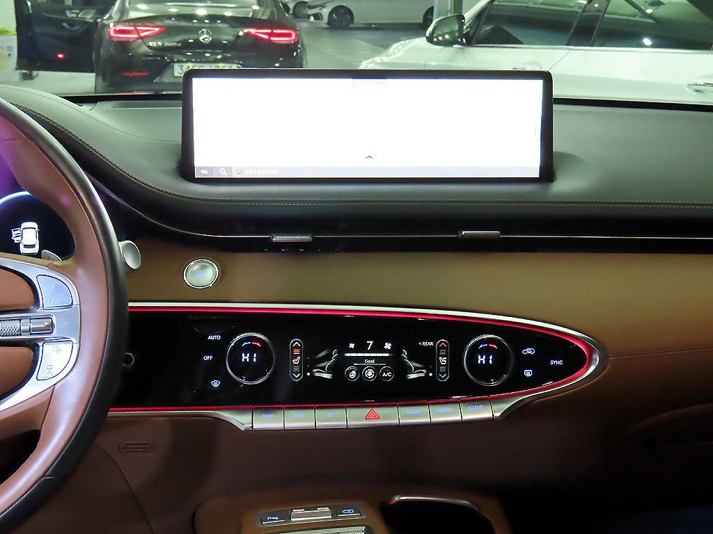 Genesis GV70 - Vista 11