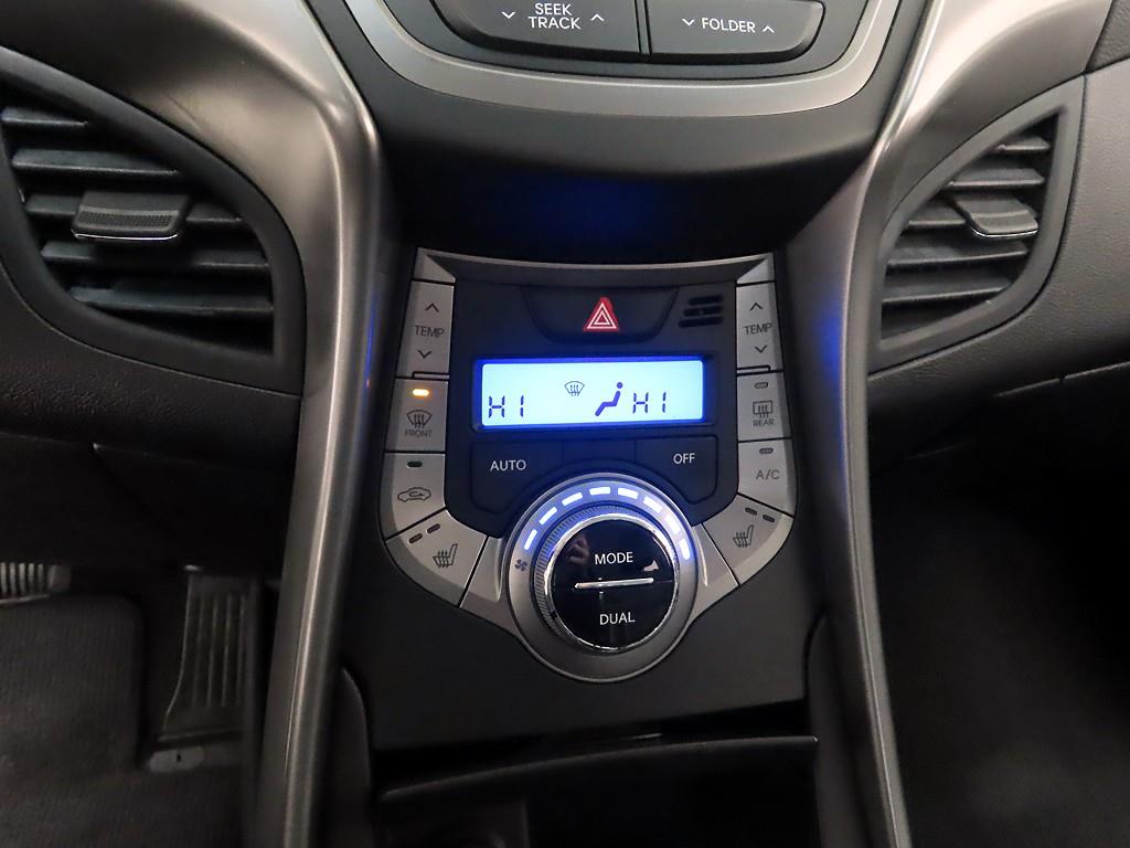 HYUNDAI Avante - Vista 9