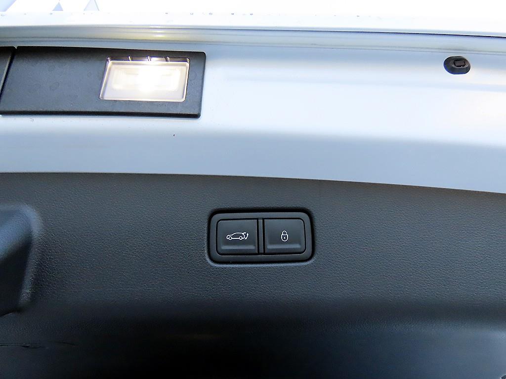 Genesis GV70 2025 Blanco - Importación desde Corea - HF Imports Iquique - Foto 15