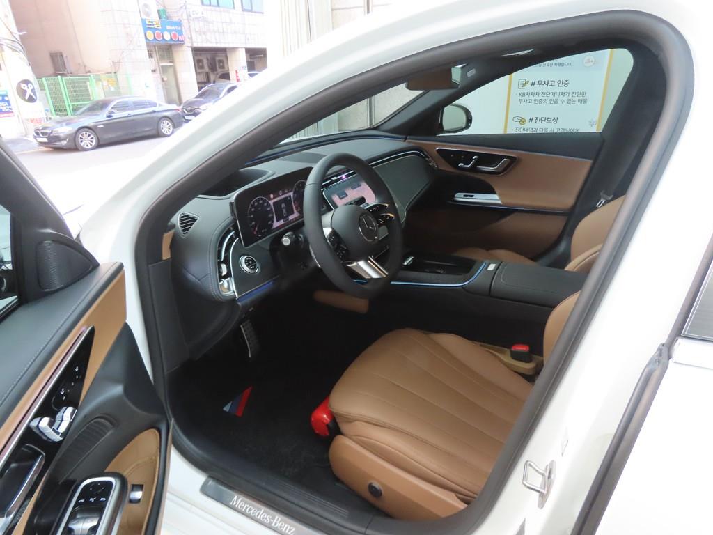 Mercedes Benz E class - Vista 5