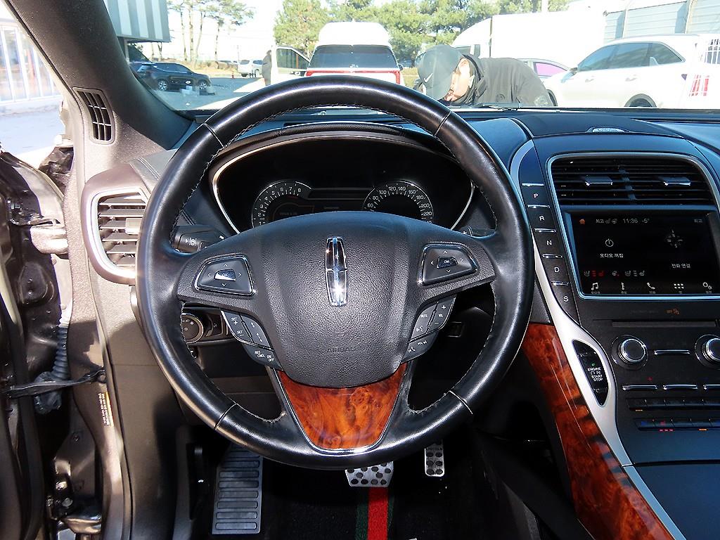 Lincoln MKX - Vista 8