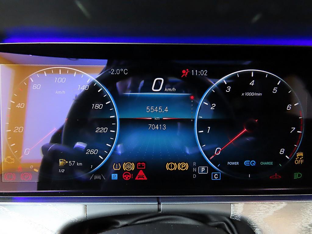 Mercedes Benz E class - Vista 8