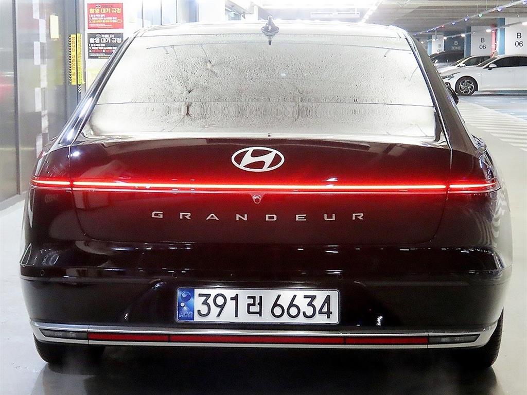 HYUNDAI Grandeur - Vista 5