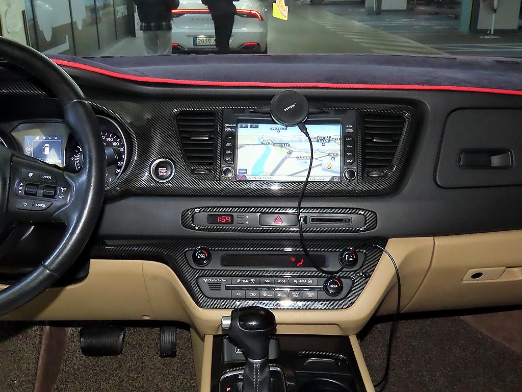 KIA Carnival - Vista 11