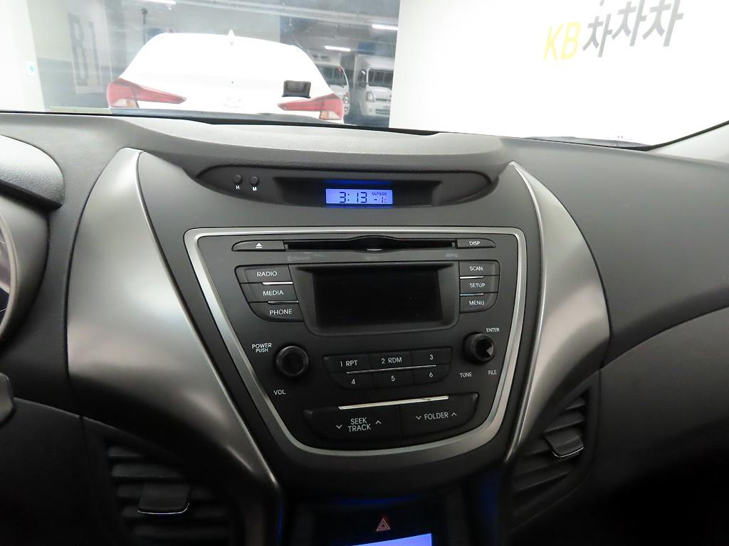 HYUNDAI Avante - Vista 8