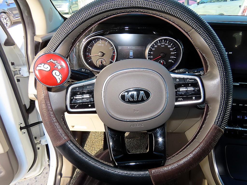 KIA Carnival - Vista 9