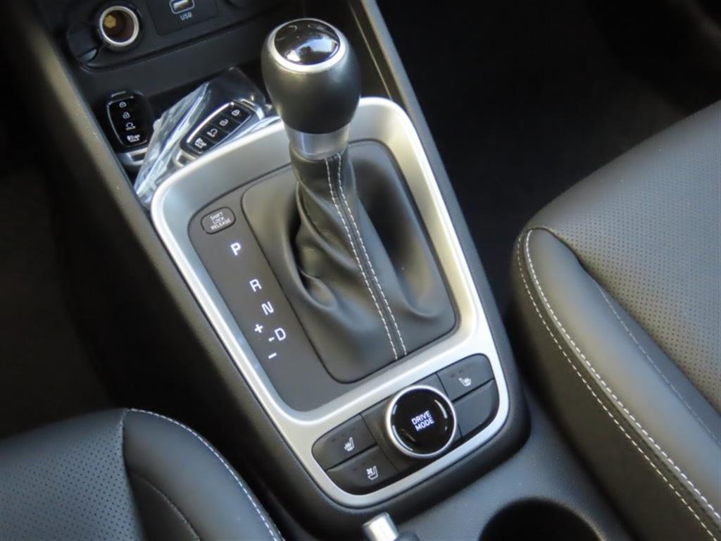 HYUNDAI Venue - Vista 11