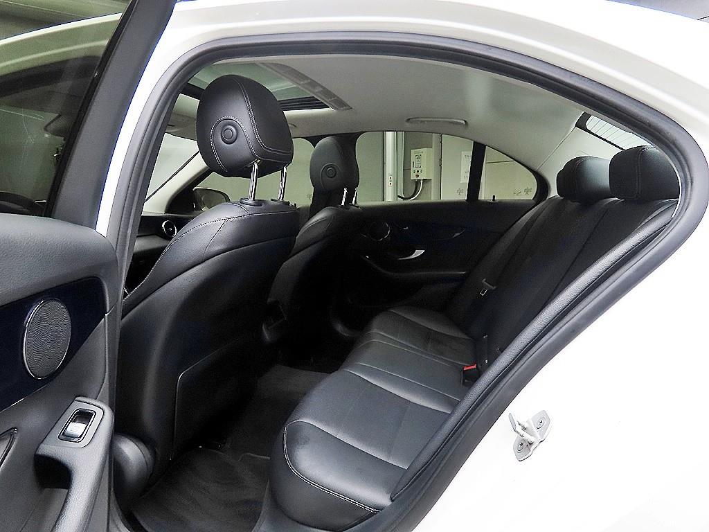 Mercedes Benz C Class - Vista 6