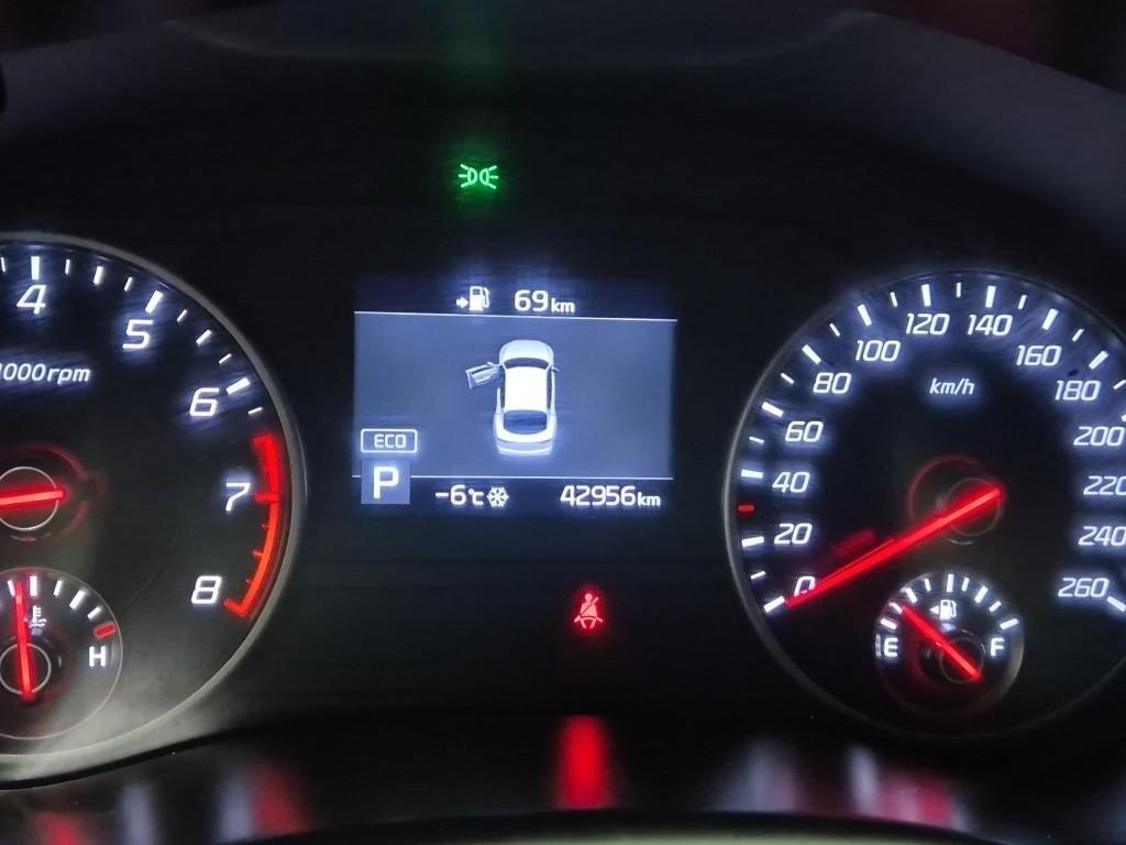 KIA Stinger - Vista 6