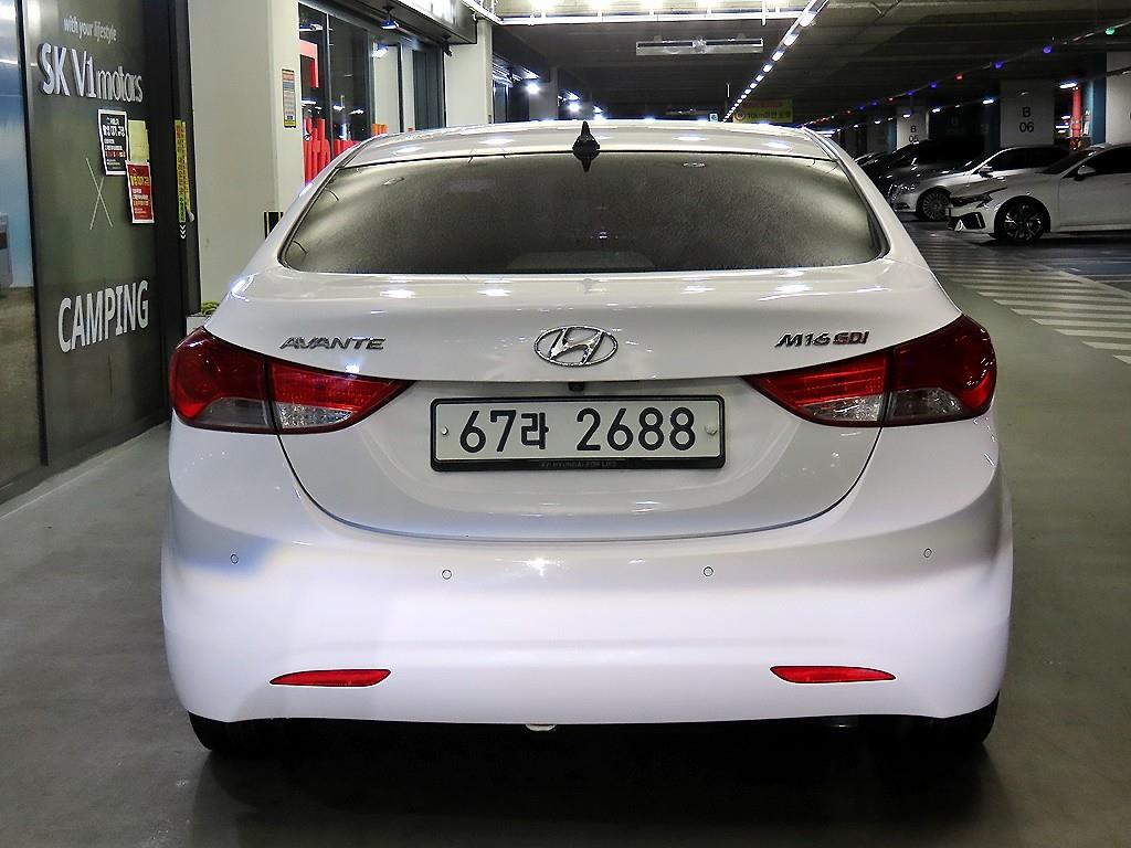 HYUNDAI Avante - Vista 5