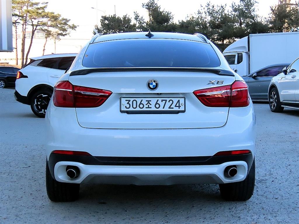 BMW X6 - Vista 4
