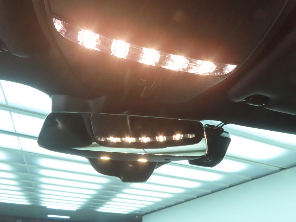 Mercedes Benz E class - Vista 12