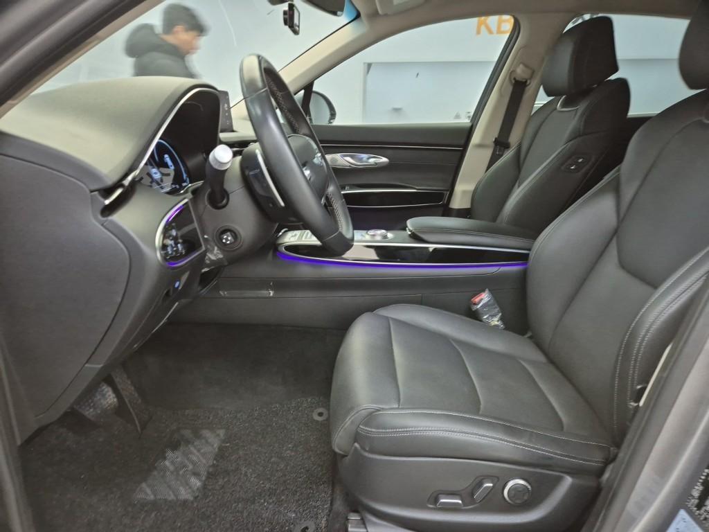 Genesis GV70 - Vista 11