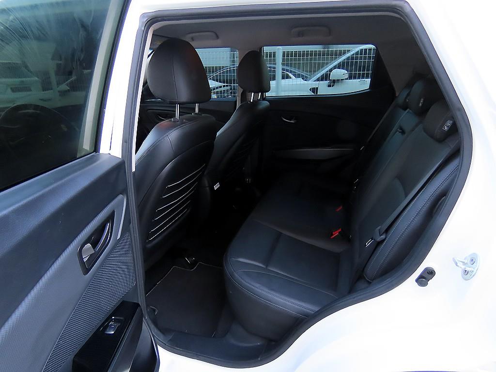 Ssangyong Tivoli - Vista 6