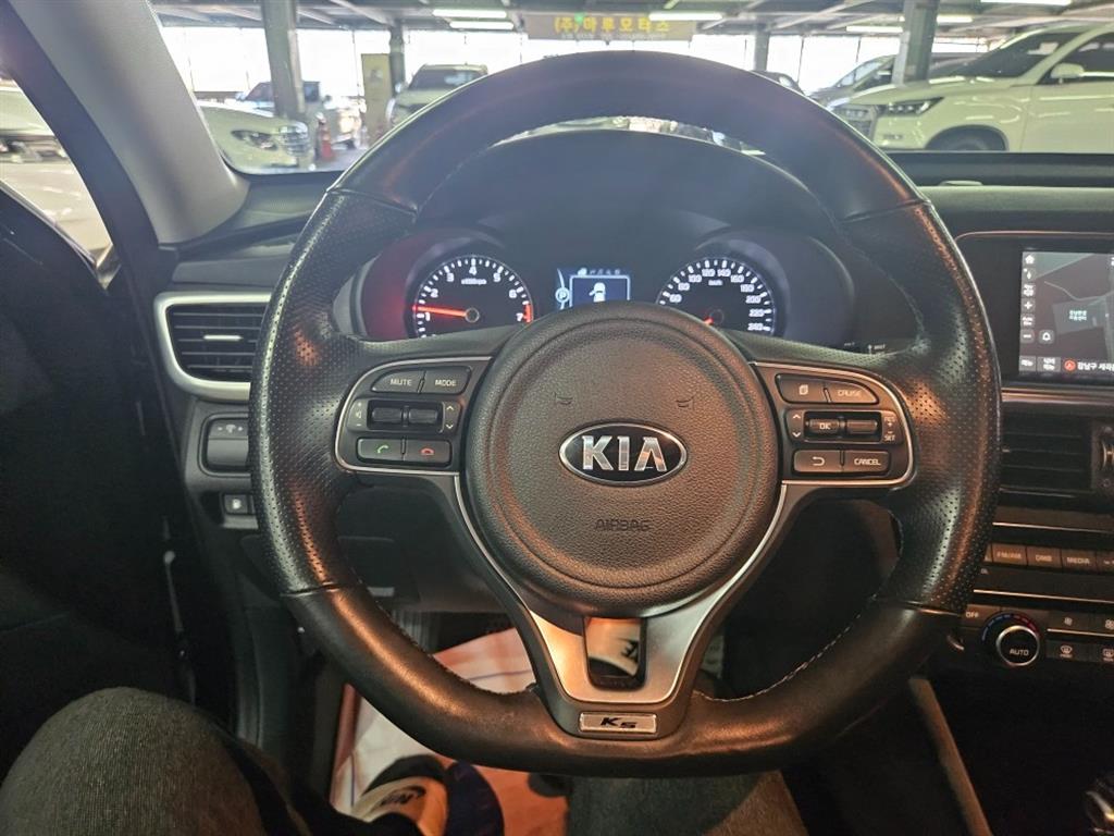 KIA K5 - Vista 6