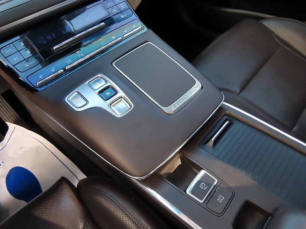 HYUNDAI Grandeur - Vista 11