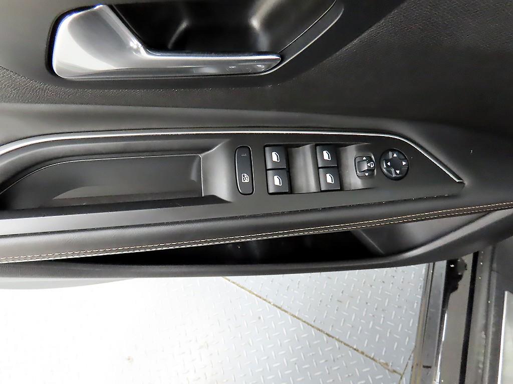 Peugeot 3008 - Vista 11