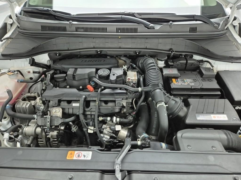 HYUNDAI Kona - Vista 5