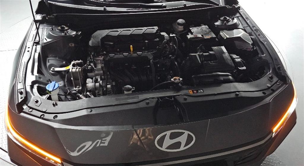 HYUNDAI Avante - Vista 6