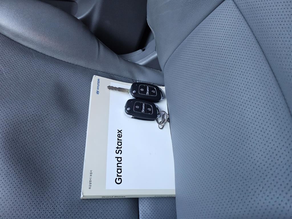 HYUNDAI Starex 2019 Gris - Importación desde Corea - HF Imports Iquique - Foto 19