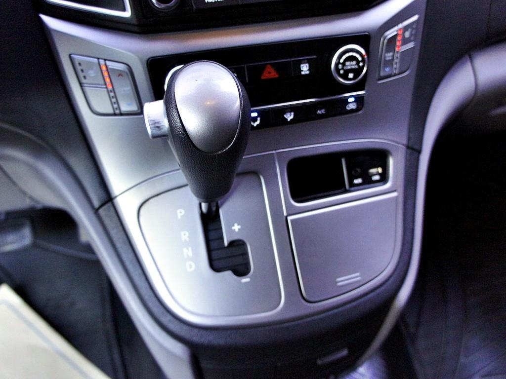 HYUNDAI Starex 2017 Gris - Importación desde Corea - HF Imports Iquique - Foto 13