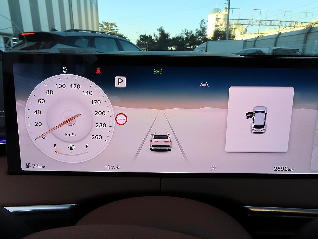 Genesis GV70 - Vista 9