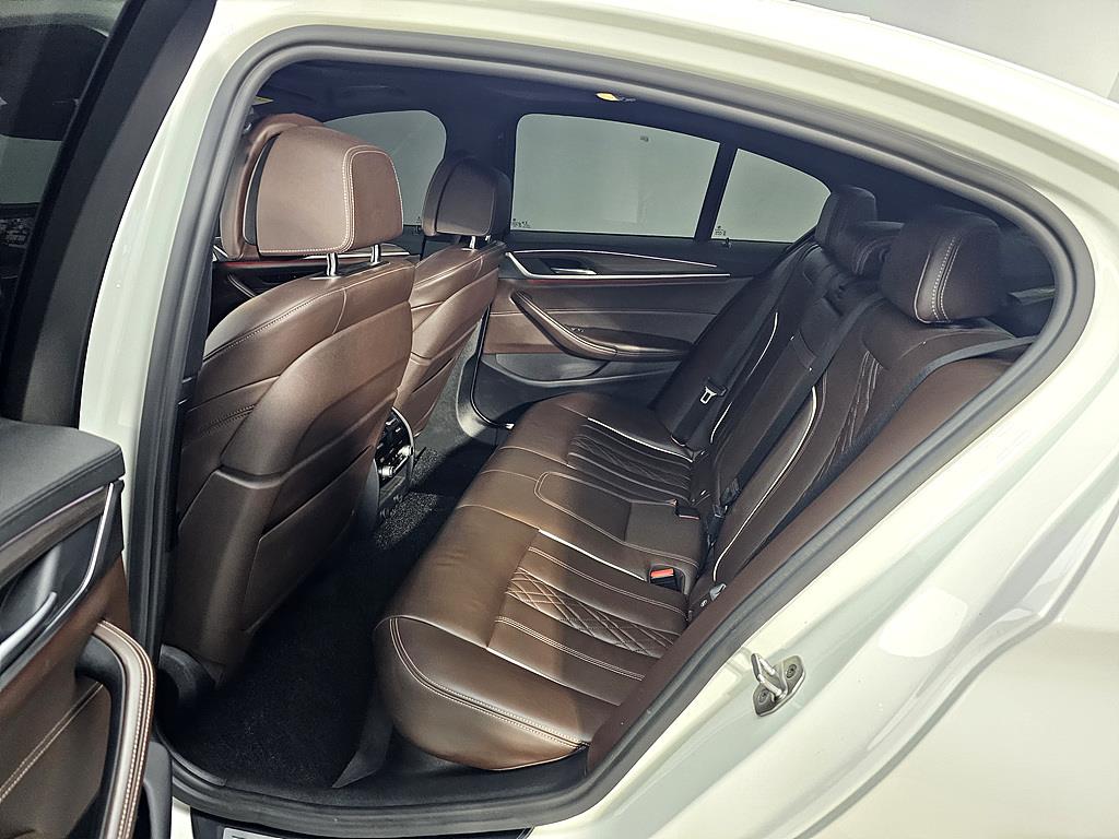 BMW 5 Series - Vista 8