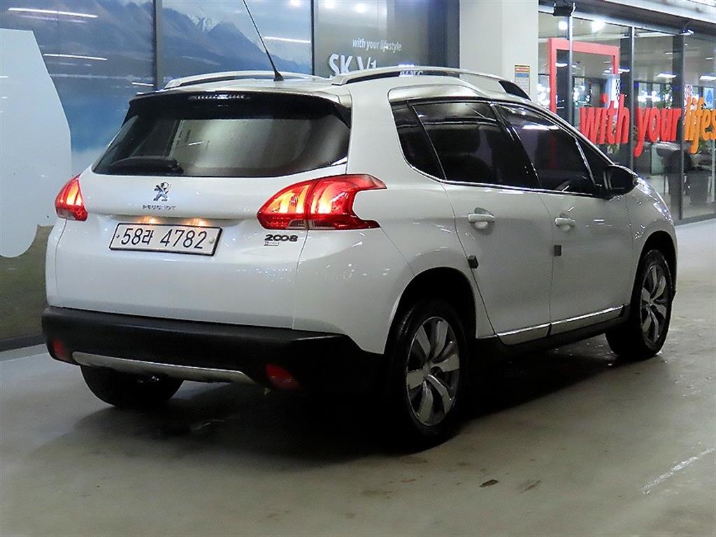 Peugeot 2008 - Vista 4