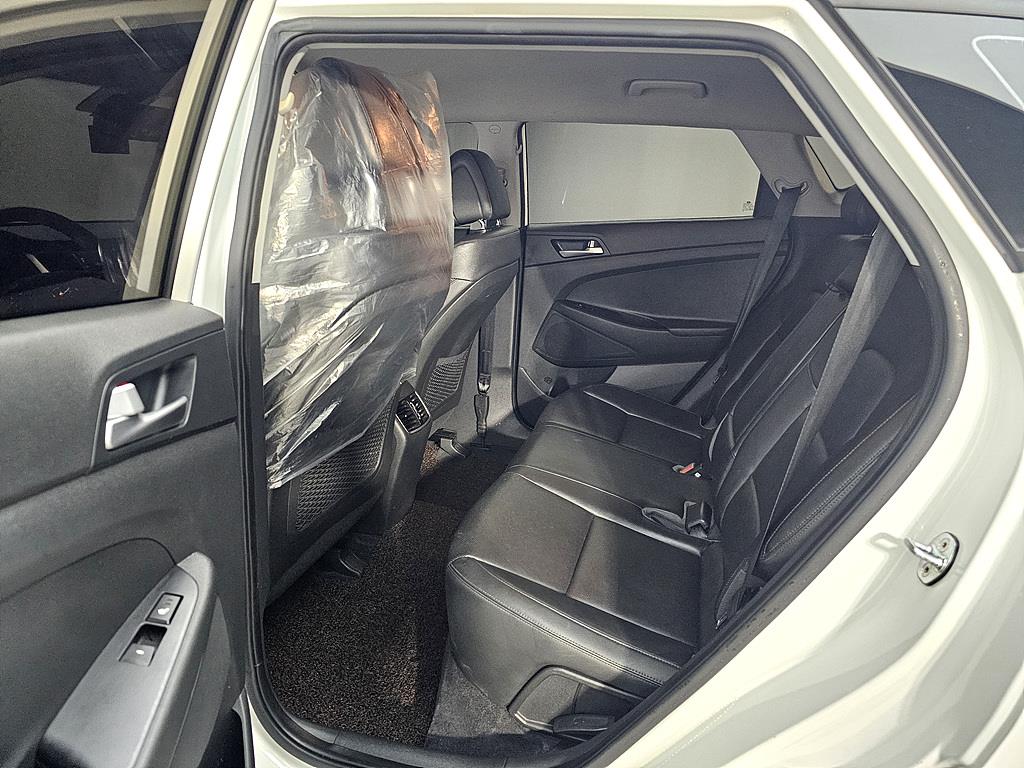 HYUNDAI Tucson - Vista 9