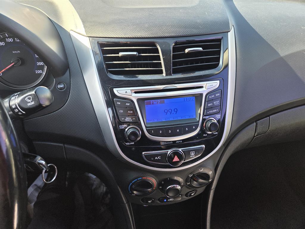 HYUNDAI Accent 2014 Gris - Importación desde Corea - HF Imports Iquique - Foto 13