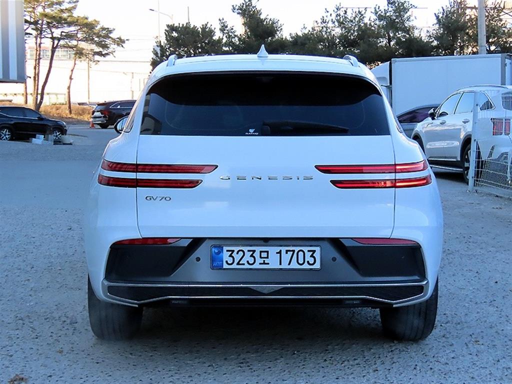 Genesis GV70 - Vista 4