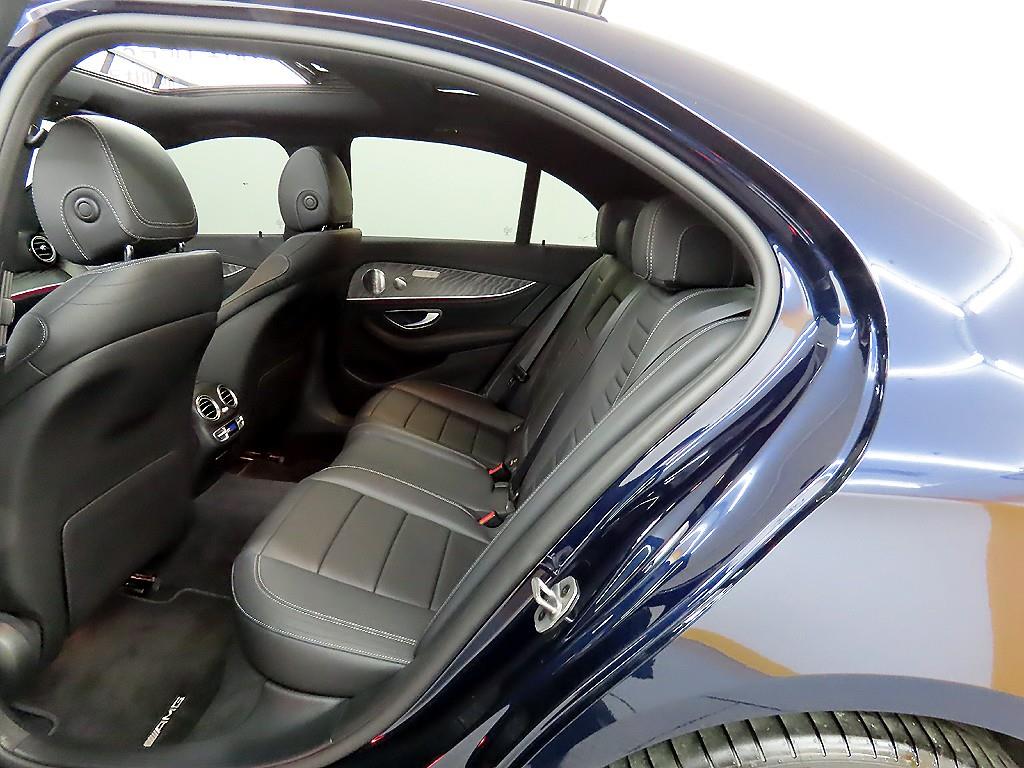 Mercedes Benz E class - Vista 6