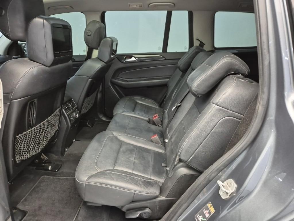 Mercedes Benz GLS Class - Vista 12