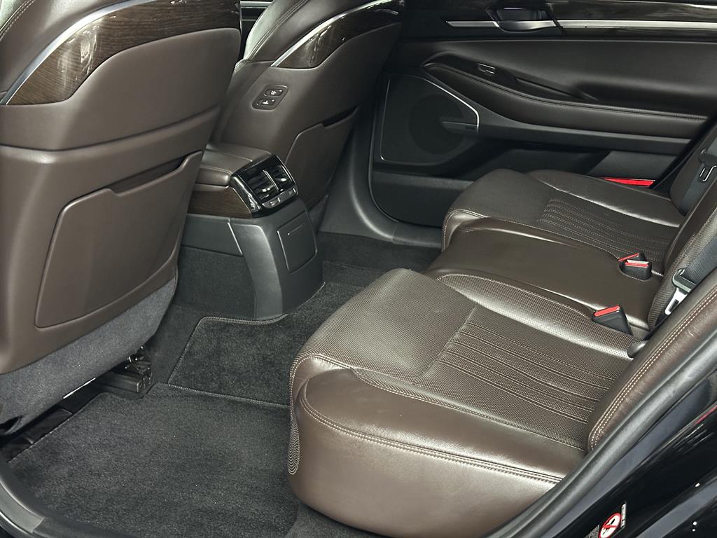 Genesis EQ900 - Vista 9