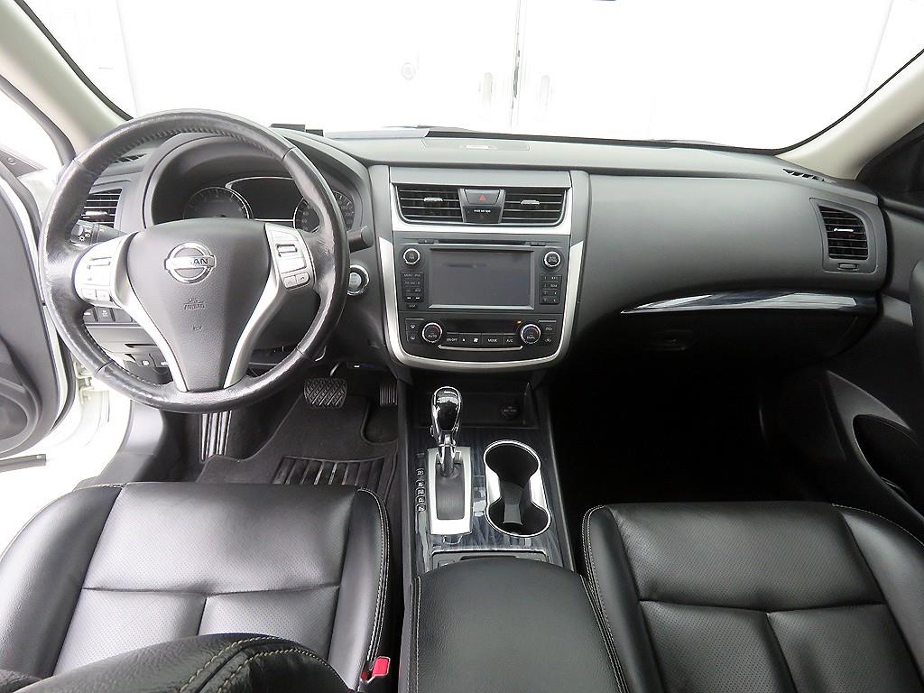 Nissan Altima - Vista 7