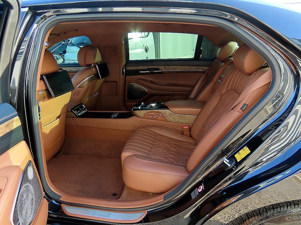 Genesis G90 - Vista 6