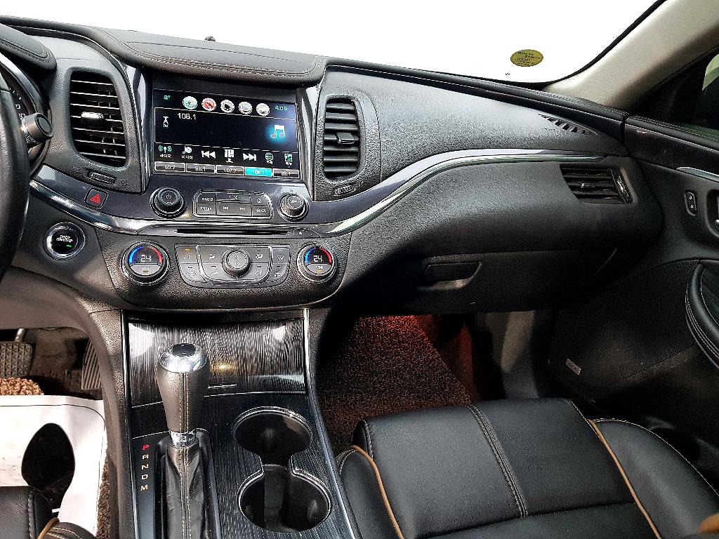 Chevrolet Impala - Vista 10