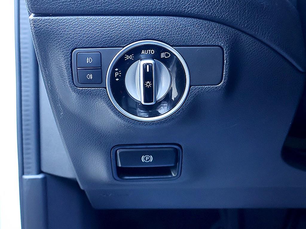 Mercedes Benz GLA Class 2018 Blanco - Importación desde Corea - HF Imports Iquique - Foto 11