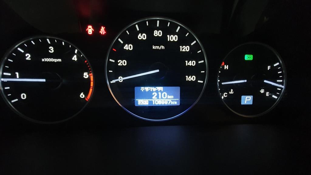 HYUNDAI Starex - Vista 5