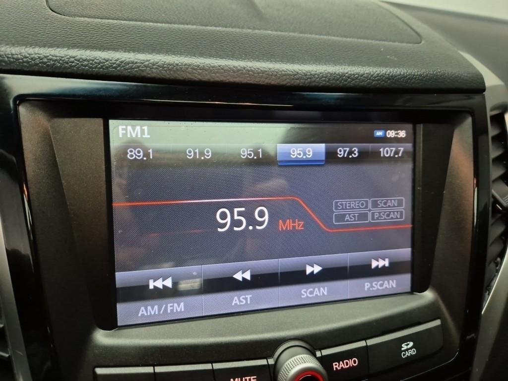 Ssangyong Tivoli 2016 Negro - Importación desde Corea - HF Imports Iquique - Foto 14